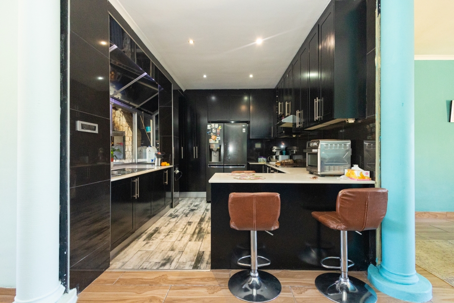 3 Bedroom Property for Sale in Wellway Park Western Cape